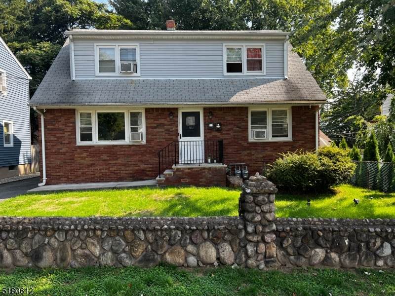 187 Westervelt Ave - Photo 1