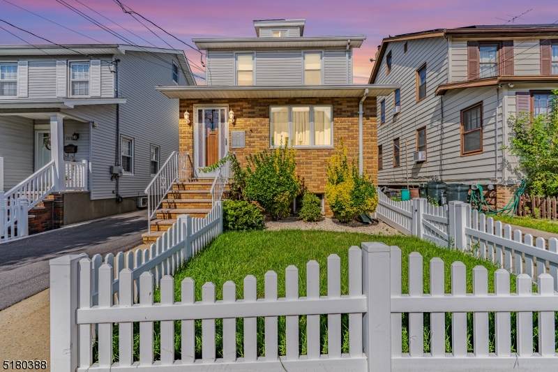 105 Highland Ave - Photo 1