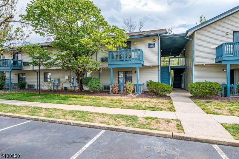 20 Delar Pkwy - Photo 1