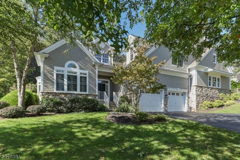 9 Tillou Road W - Photo 1
