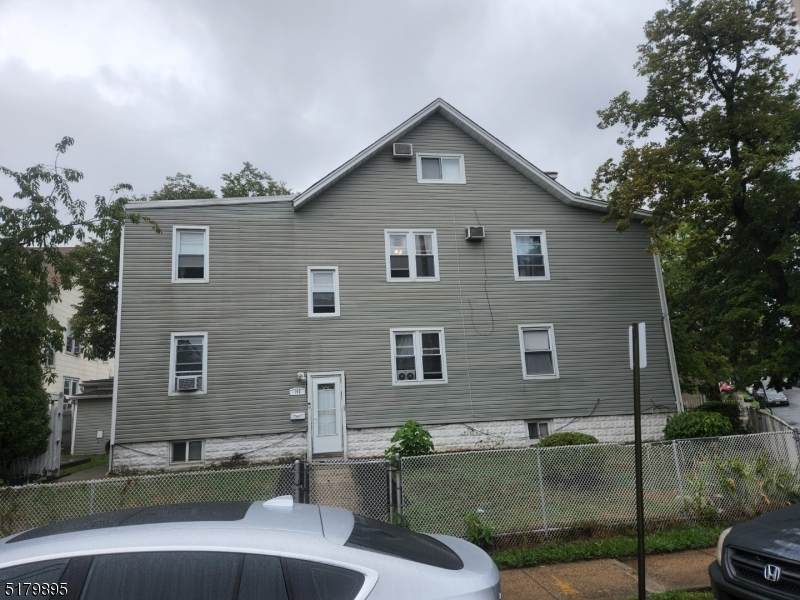 142 Berkshire Pl - Photo 1