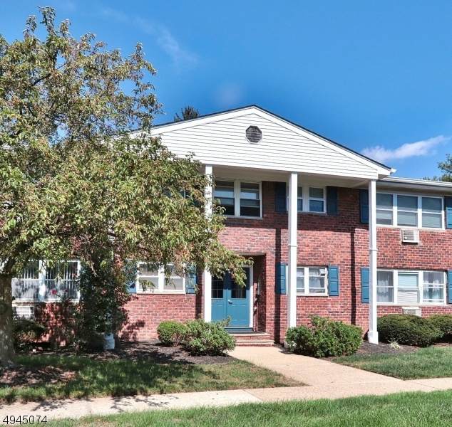28 Woodedge Ave - Photo 1