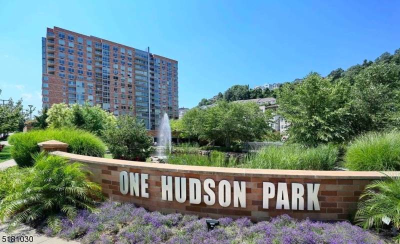209 Hudson Park - Photo 1