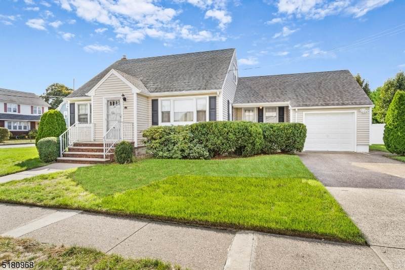44 Lincoln Ave - Photo 1