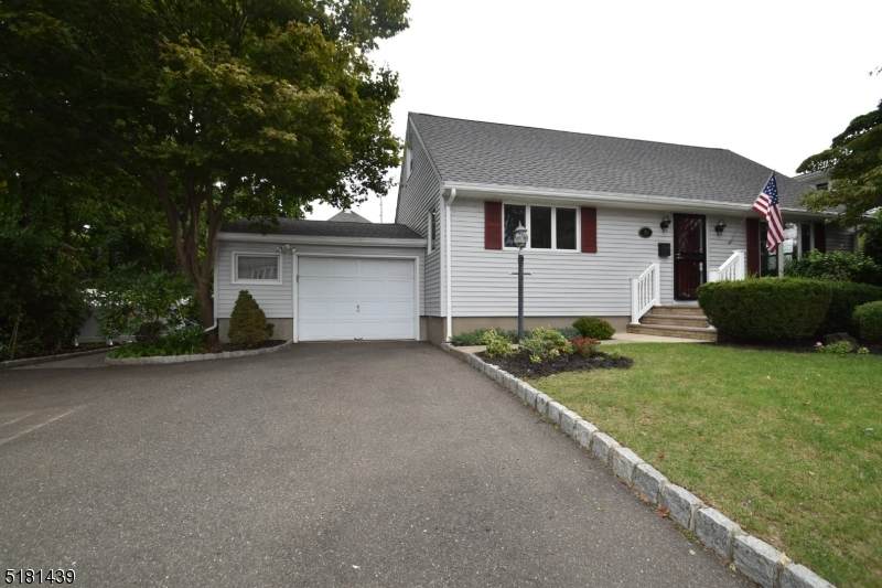 25 Radcliffe Ave - Photo 1