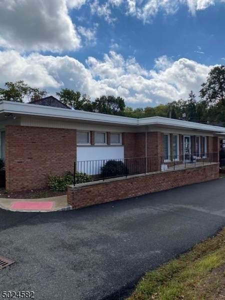 737 Northfield Ave - Photo 1