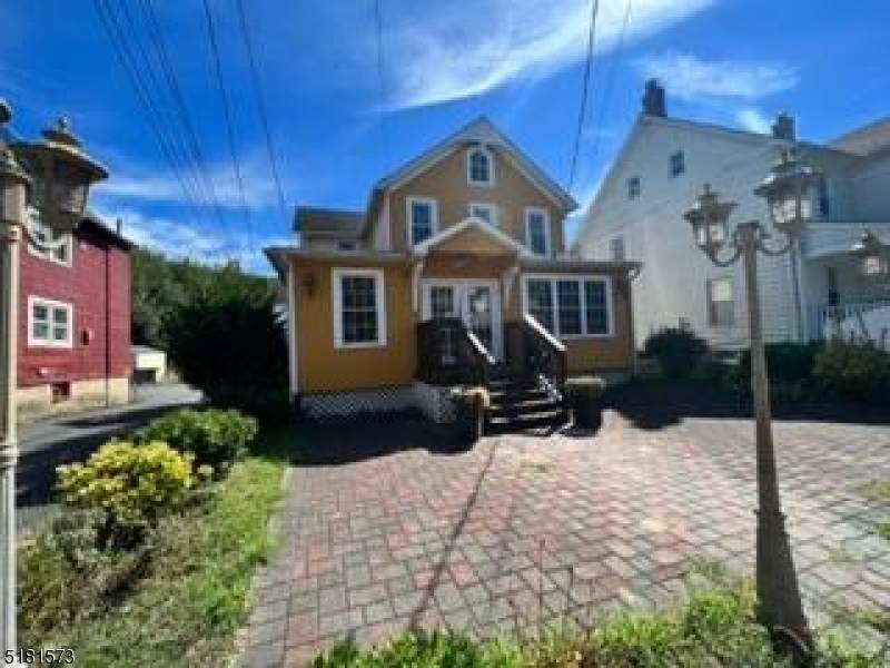 174 E Blackwell St - Photo 1