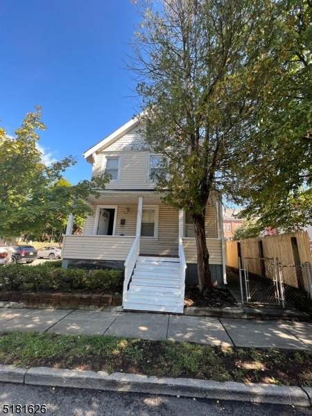 637 Union St - Photo 1