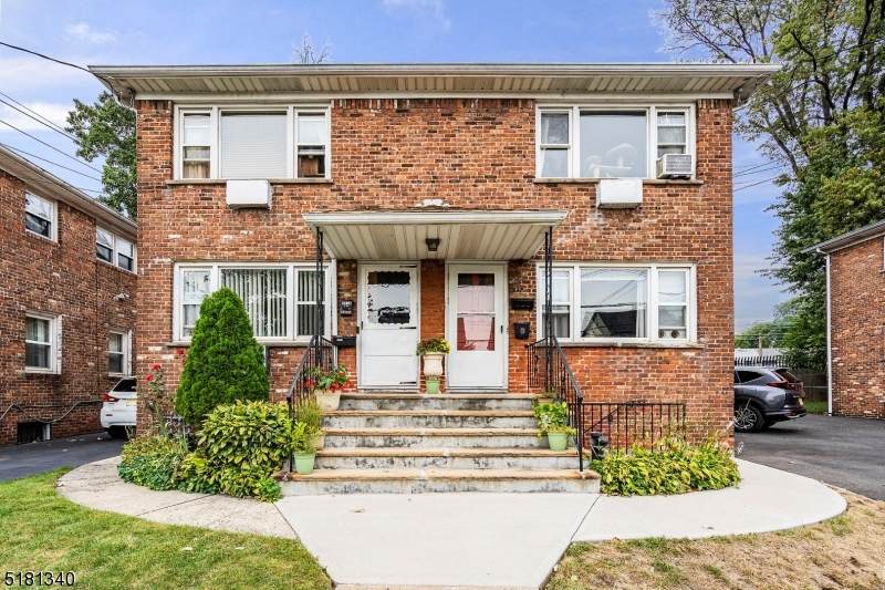 345 New York Ave - Photo 1