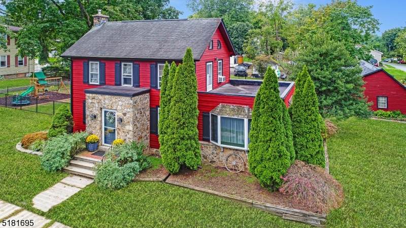 117 Railroad Ave - Photo 1