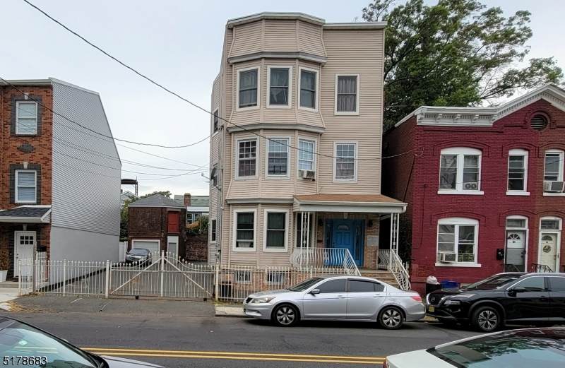 263 S 10Th St - Photo 1
