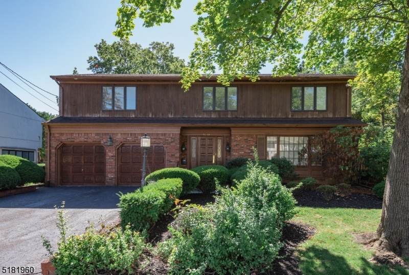 40 Dauria Dr - Photo 1