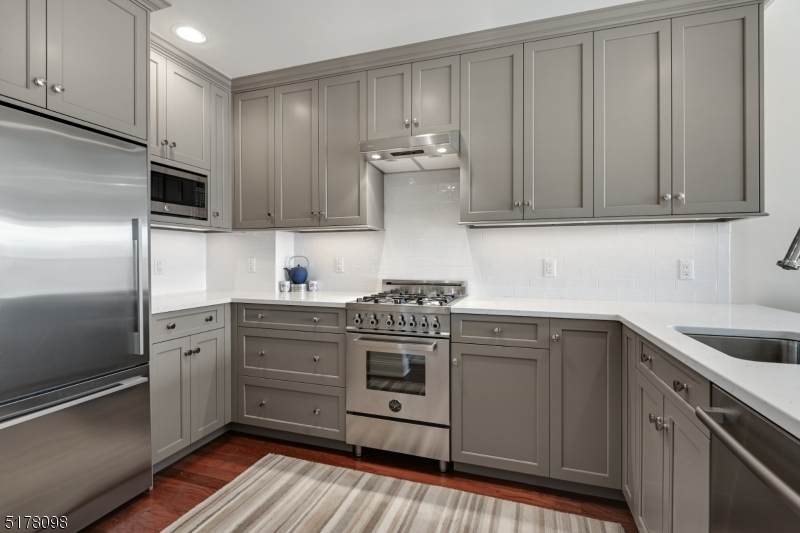 48 S Park St - Photo 1