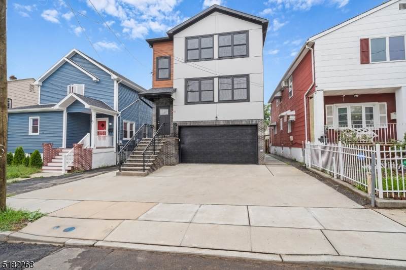 53 Philip Pl - Photo 1
