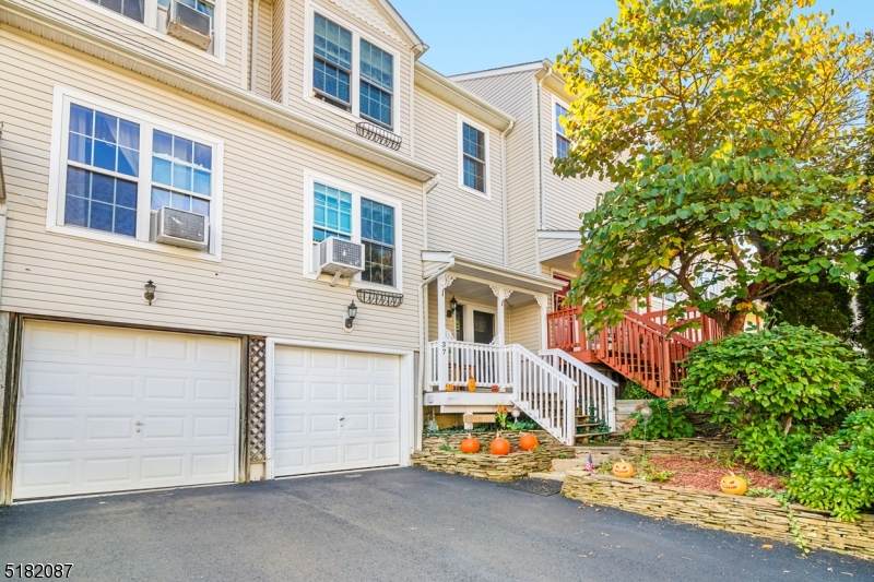 37 Lakeview Ter - Photo 1