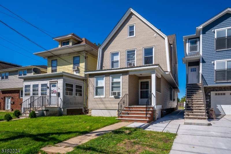 666 Jefferson Ave - Photo 1