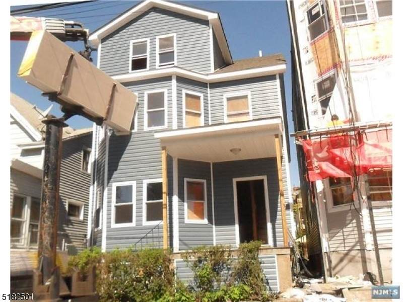 205 Harrison St - Photo 1