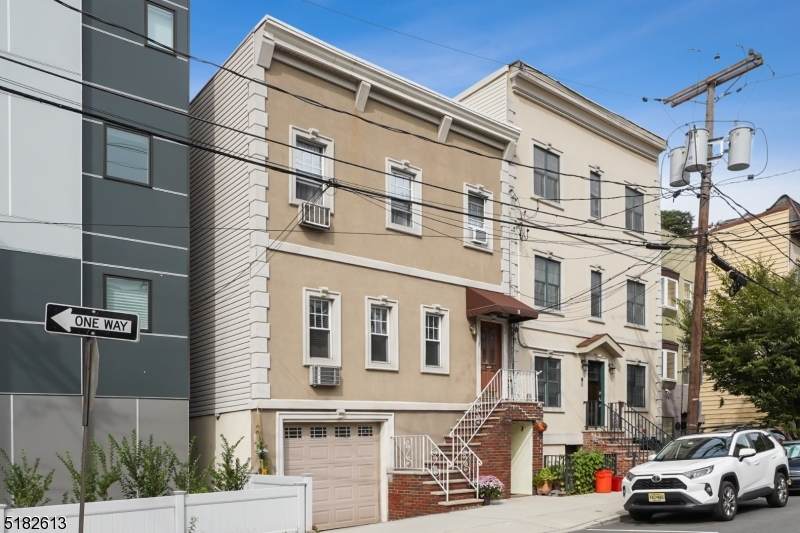 3 Grand St - Photo 1