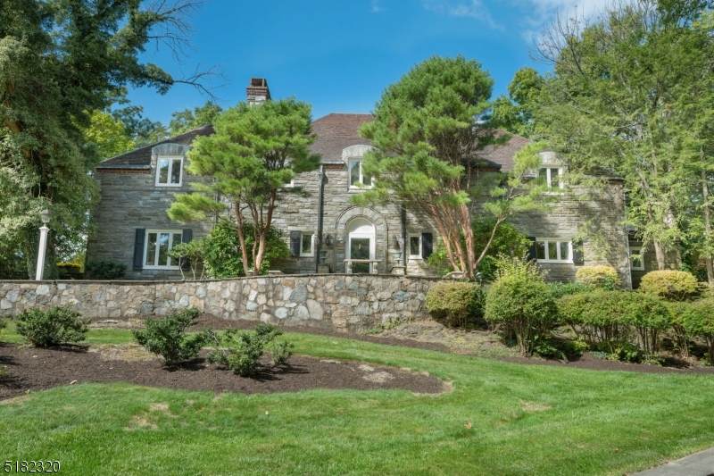 210 E Mountain Rd - Photo 1