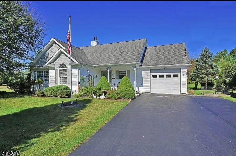 405 Lake Shore - Photo 1