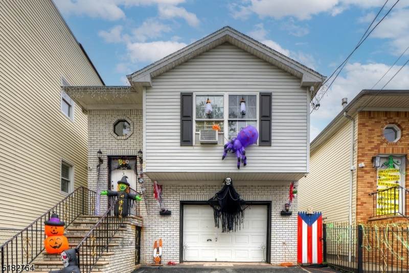 70 Stone St - Photo 1