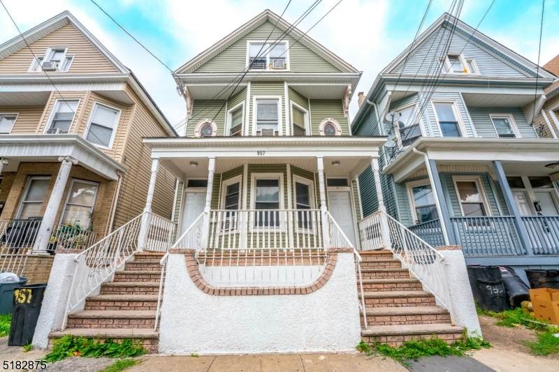 957 William St - Photo 1