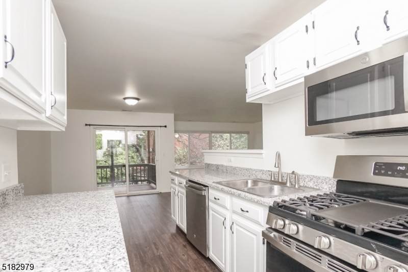 20 Augusta Dr Unit 1 - Photo 1