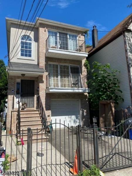 389 21St St - Photo 1