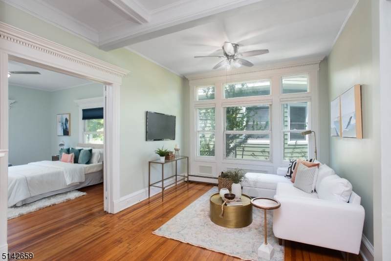 162 Lincoln St - Photo 1