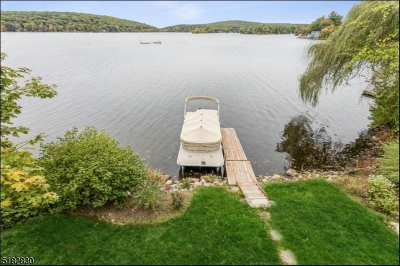 699 Lake Shore Dr - Photo 1