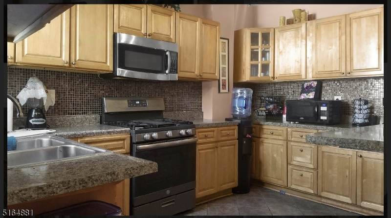 39 Saint Paul Ave - Photo 1