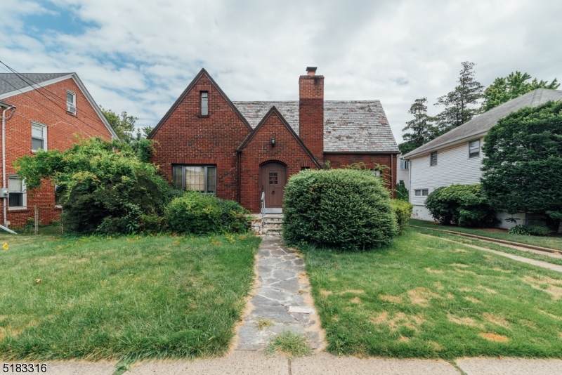 955 Queen Anne Rd - Photo 1