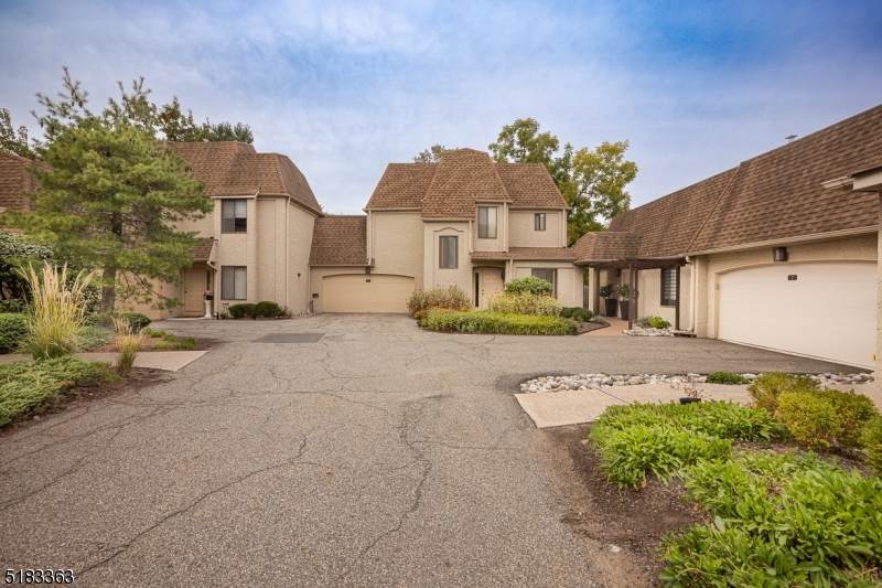 3 Park Gate Dr - Photo 1