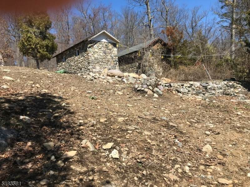 144 Pine Tree Rd - Photo 1