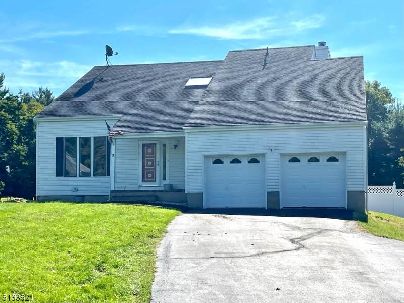 9 Delaware Dr - Photo 1