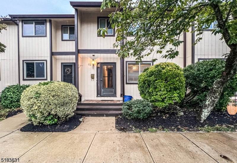 65 Chelsea Way - Photo 1