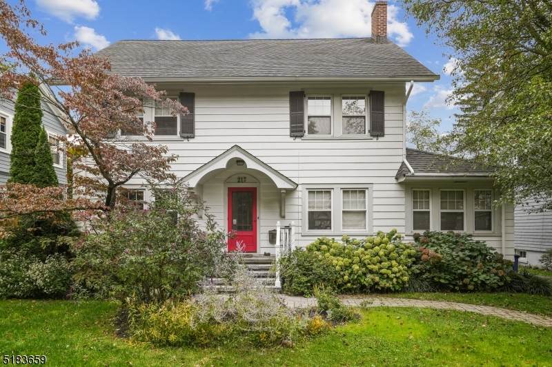 217 Montclair Ave - Photo 1