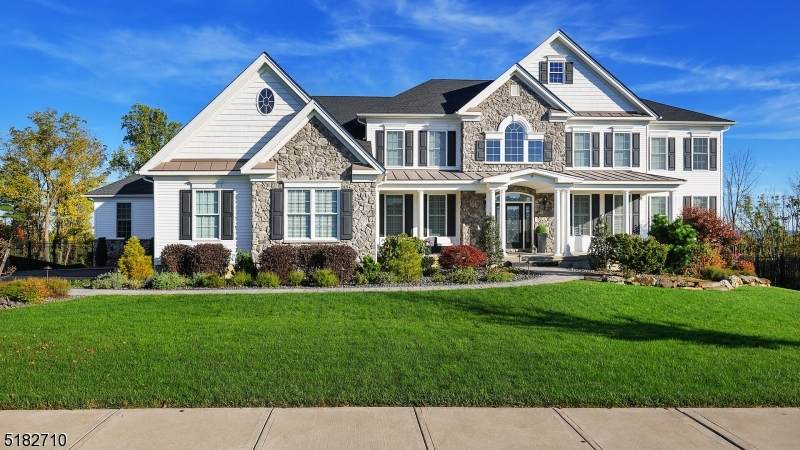 19 Donna Dr - Photo 1