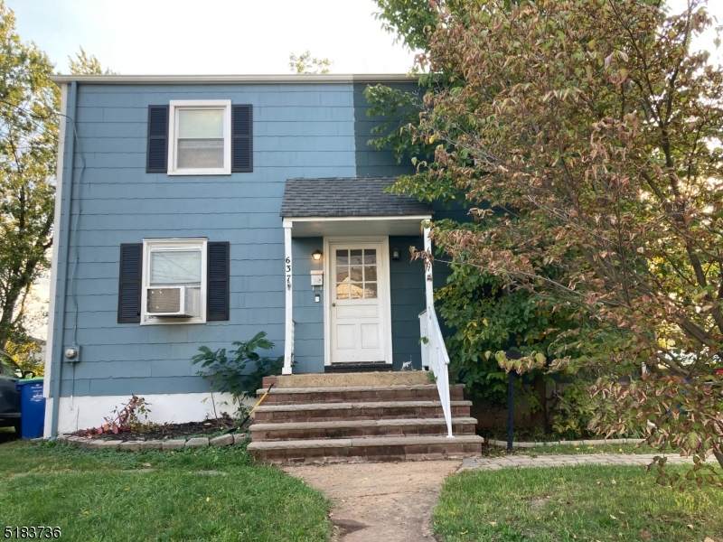 639 Crescent Dr - Photo 1