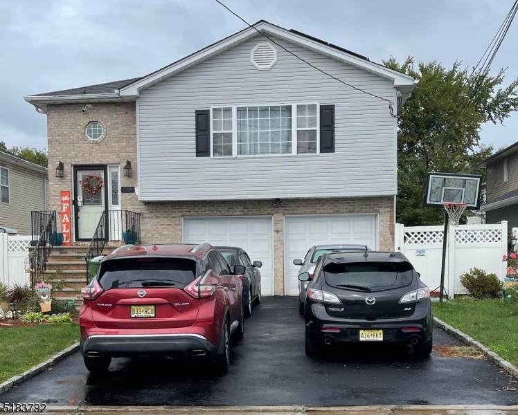 1119 Bergen Ave - Photo 1