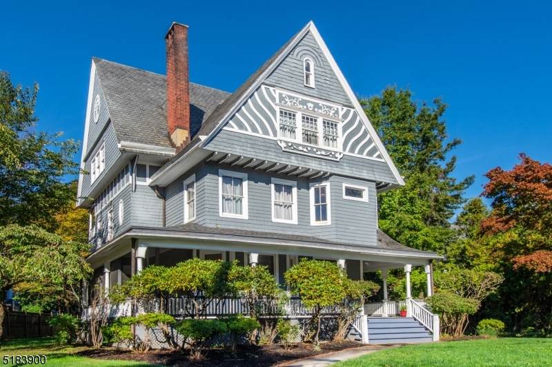 103 Sycamore Ave - Photo 1