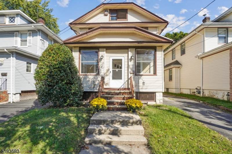 123 Fairbanks St - Photo 1