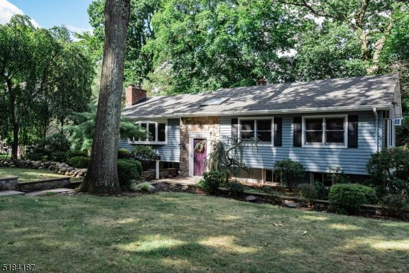 658 Calvin St - Photo 1