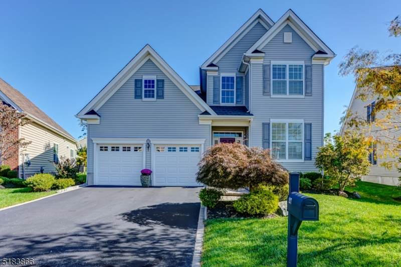 27 Ditmar Blvd - Photo 1