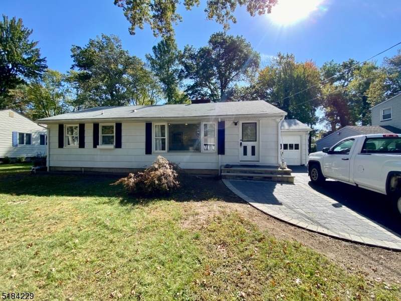 53 Warren St - Photo 1