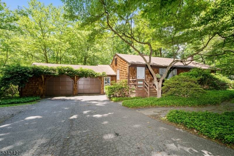 37 Roxiticus Rd - Photo 1