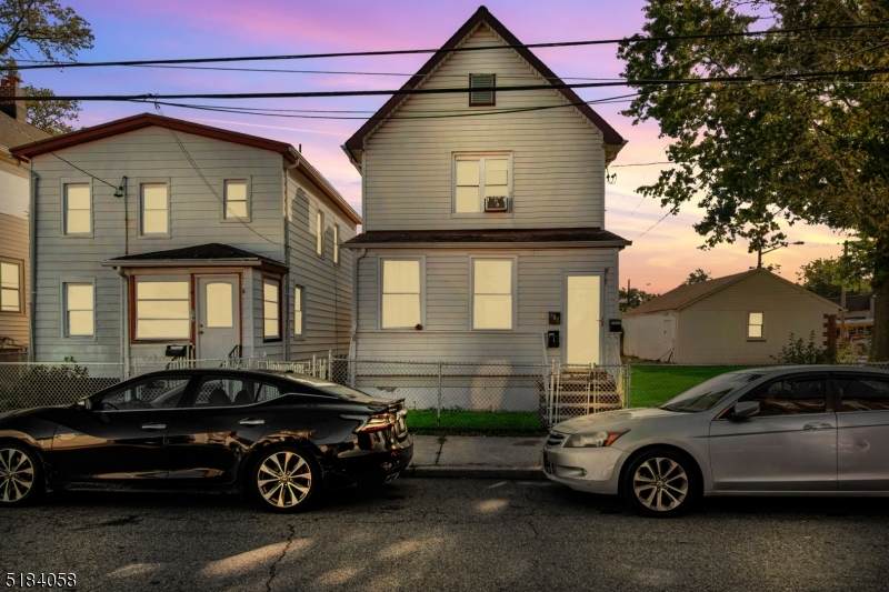 636 W Christopher St - Photo 1