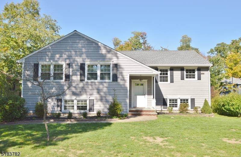 42 Hillcrest Ave - Photo 1