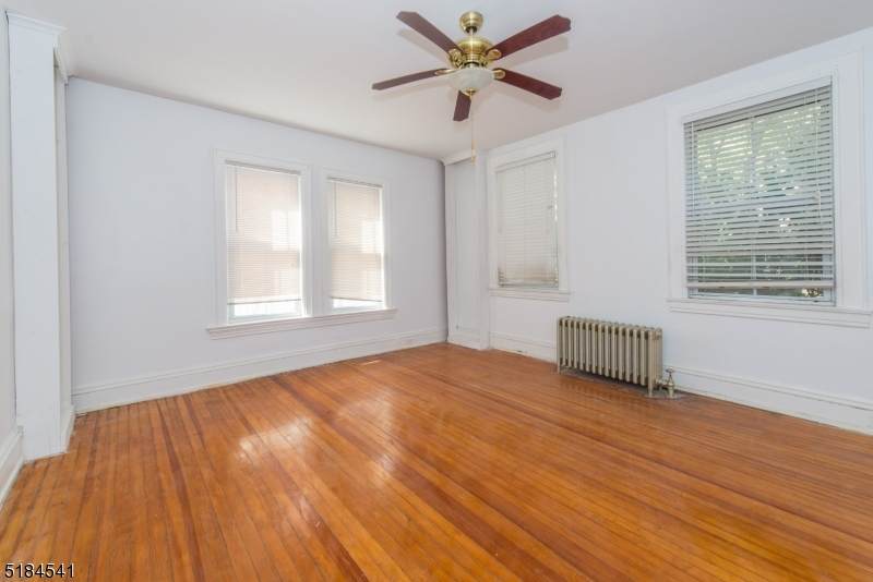 52 Monroe Pl - Photo 1