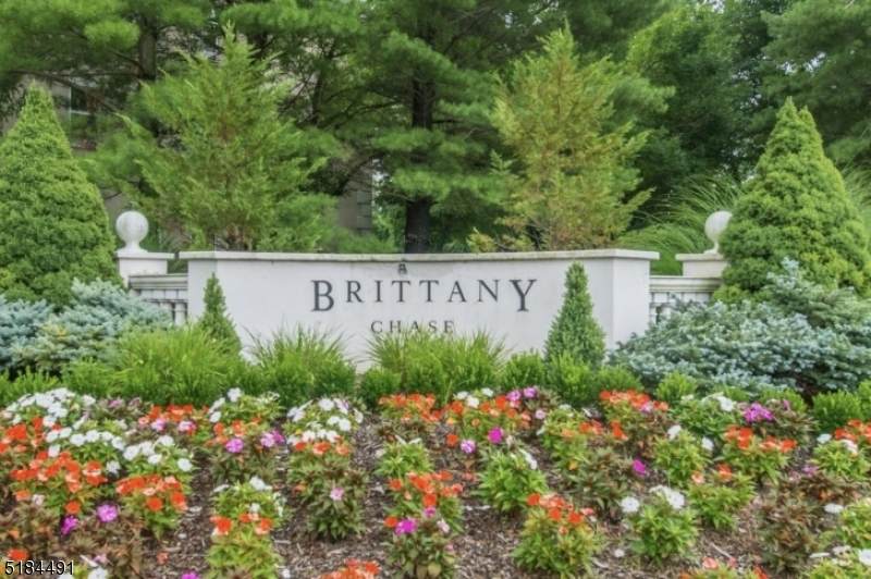 407 Brittany Dr - Photo 1